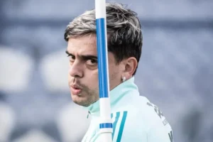 Cruzeiro se movimenta para segurar Fagner e aposta no fator Tite; entenda