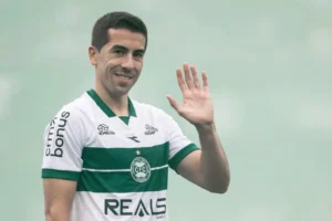 Chegada de Fernando Seabra gera mais uma dispensa no Coritiba; saiba detalhes