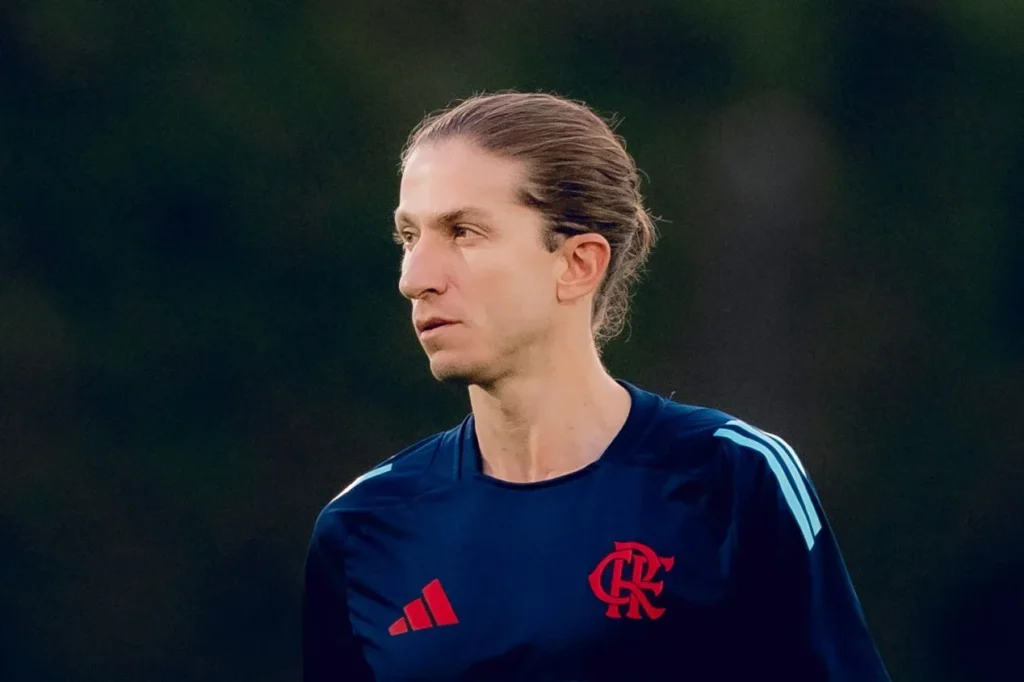 Flamengo x Pyramids: Filipe Luís faz três mudanças no time para a semifinal da Copa Intercontinental