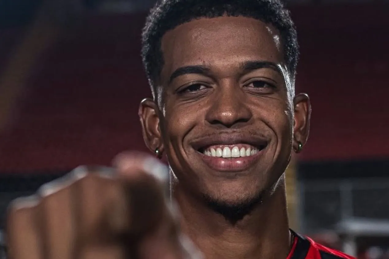 Carlinhos volta ao Flamengo sem espaço e pode sair novamente; saiba detalhes