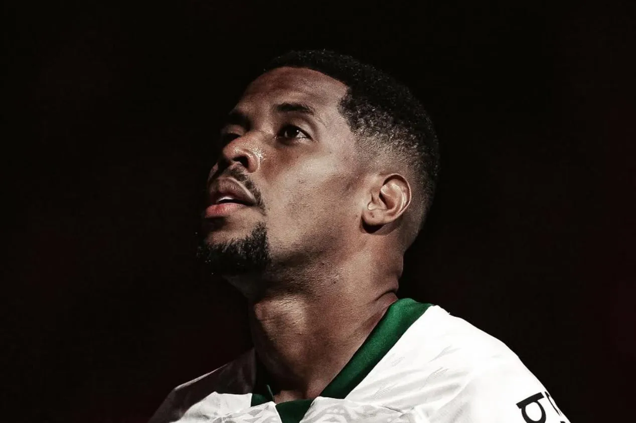 Göztepe vai ao mercado e mira atacante do Coritiba para 2026; saiba detalhes