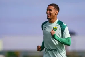 Pedido de Abel Ferreira leva Palmeiras a avaliar custo de jogador do Cuiabá