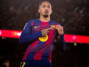 “Raphinha me encanta”: Simeone rasga elogios ao brasileiro após Barça x Atlético