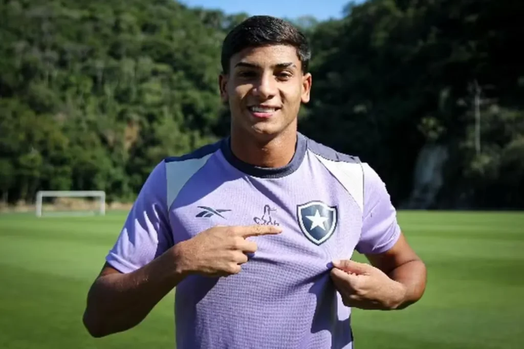 Botafogo fecha com lateral revelado pelo Remo e aposta alto em joia para 2026; veja valor