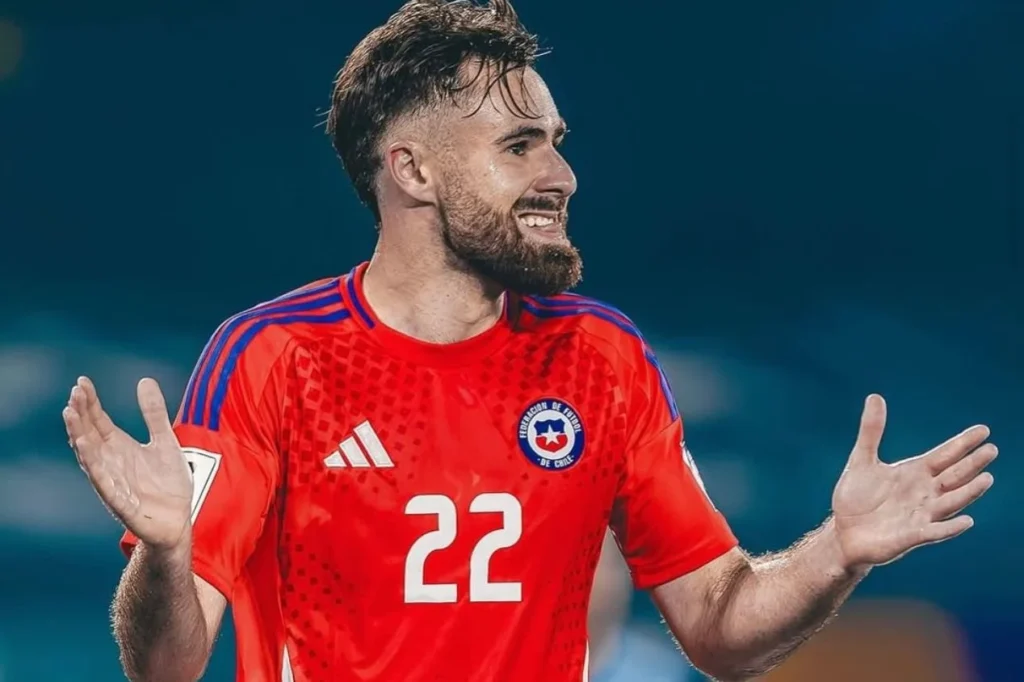 Em baixa na Inglaterra, atacante chileno é colocado no radar de Corinthians e Toronto FC; saiba detalhes