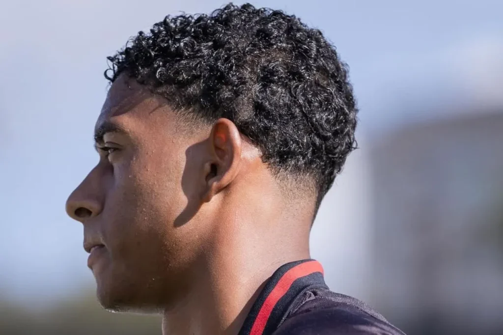 Coritiba aposta em filho de Vagner Love para 2026, e Sport mantém fatia dos direitos econômicos; saiba detalhes