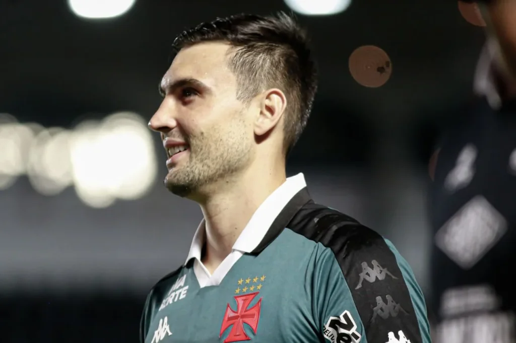 Foi só uma falha? Vasco reavalia goleiro e antecipa decisões para 2026