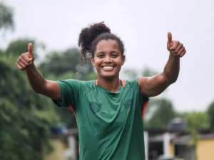 Fluminense renova com Claudinha e mantém base das Guerreiras até 2026