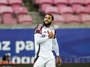 Juninho deixa o Flamengo e acerta com o Pumas, do México; saiba valor e tempo de contrato