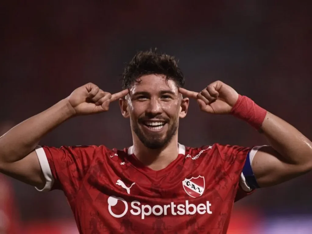 Santos fica mais próximo da contratação de meio-campista chileno; saiba detalhes