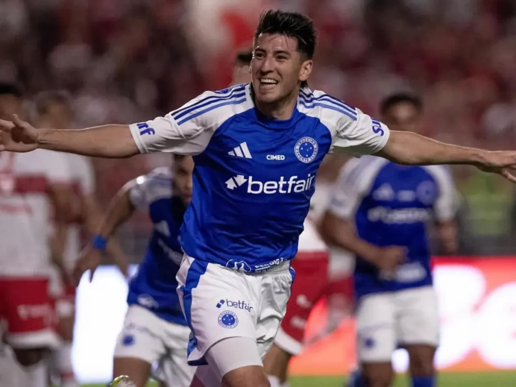 Lucas Villalba, zagueiro do Cruzeirio