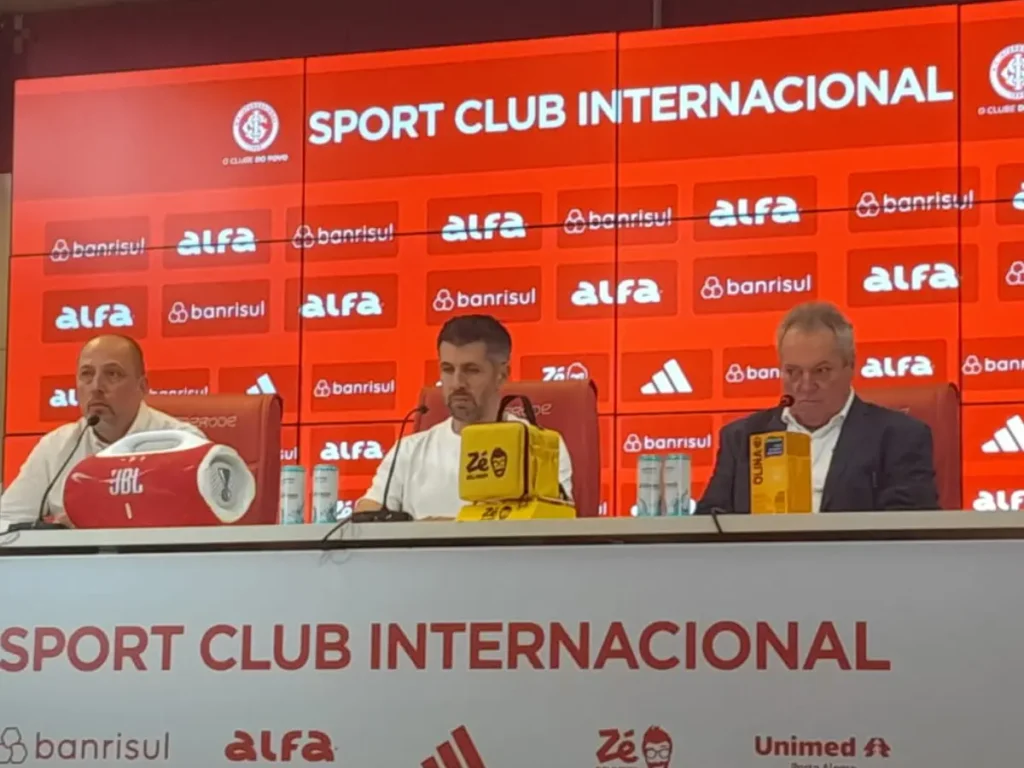 Internacional apresenta técnico uruguaio Paulo Pezzolano para a temporada 2026