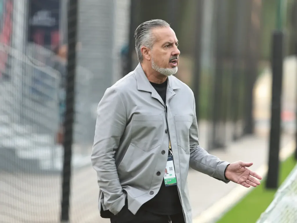 Flamengo: em entrevista à imprensa espanhola, José Boto admite que repatriar Vini Jr. “é caminho natural”