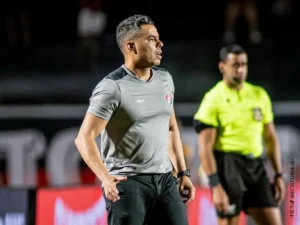 Jair Ventura deve renovar contrato com o Vitória