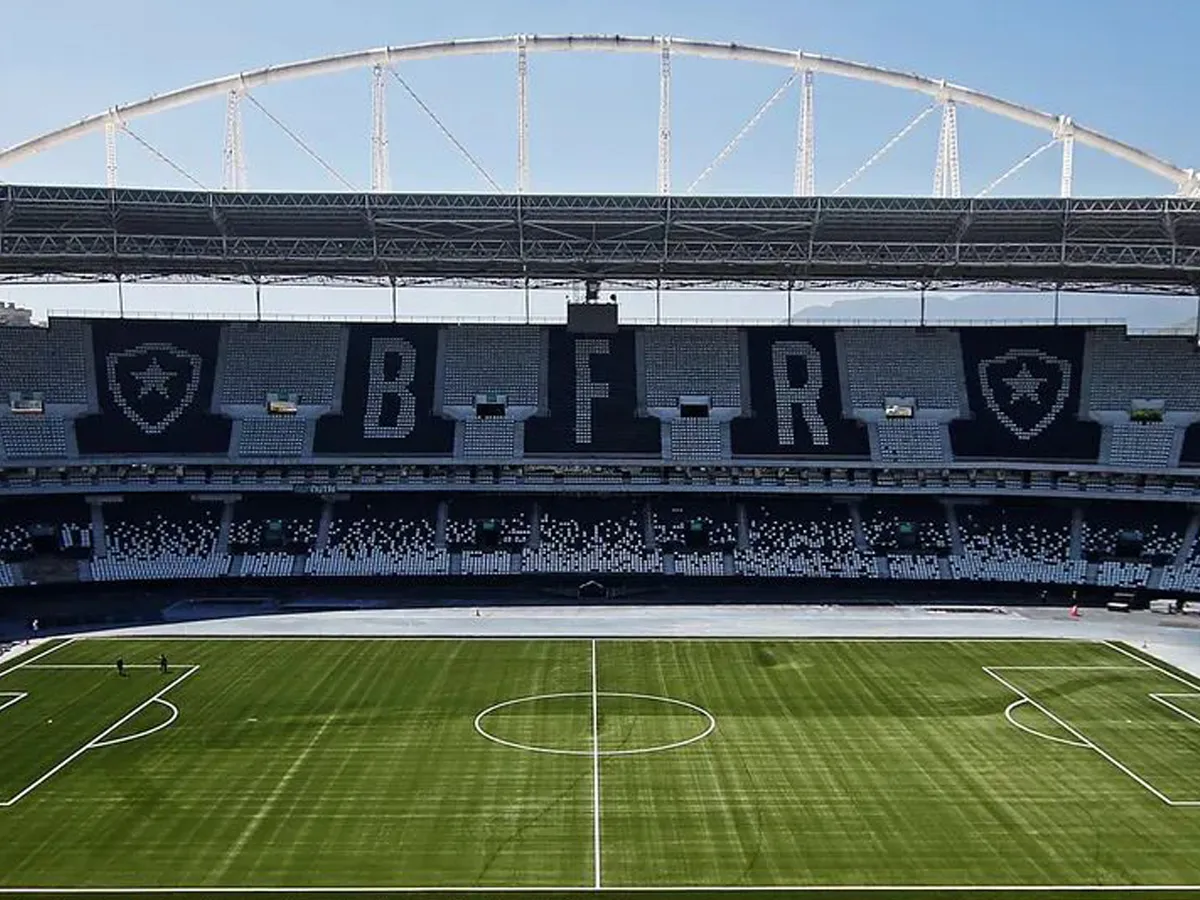 Botafogo lança Summer Camp 2026 e abre o Estádio Nilton Santos para jovens atletas
