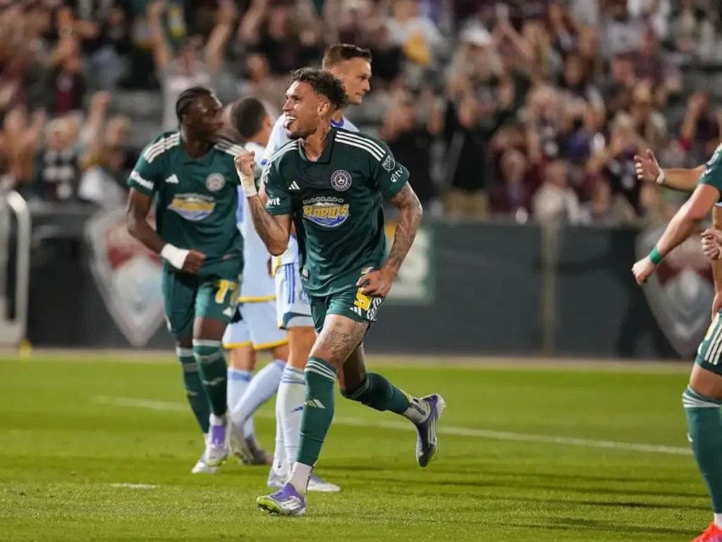 Rafael Navarro entra no radar do Santos