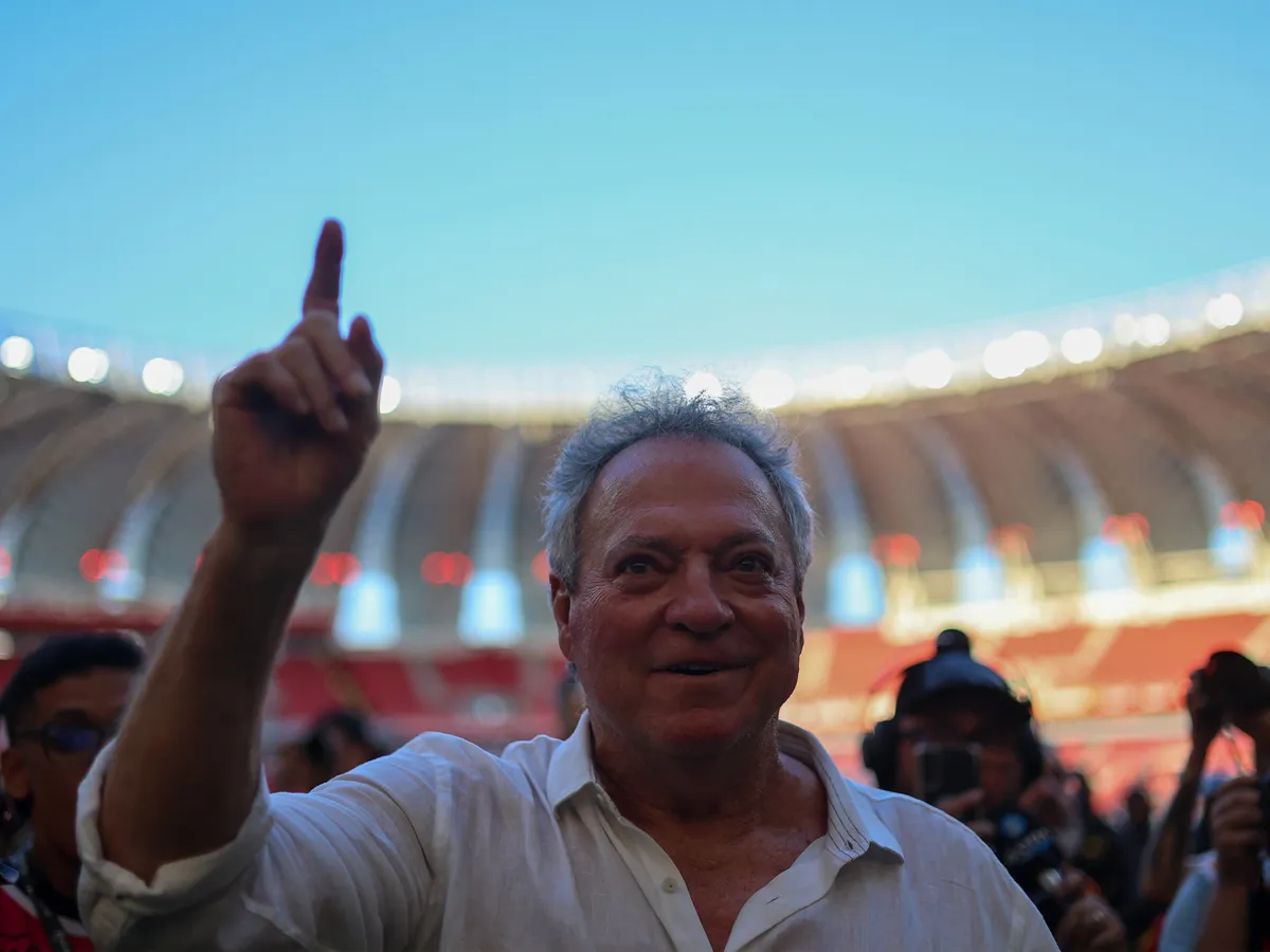 Internacional confirma permanência de Abel Braga, mas em cargo de dirigente; saiba detalhes