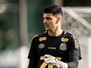 Flamengo vai reabrir negociações por Gabriel Brazão; saiba detalhes