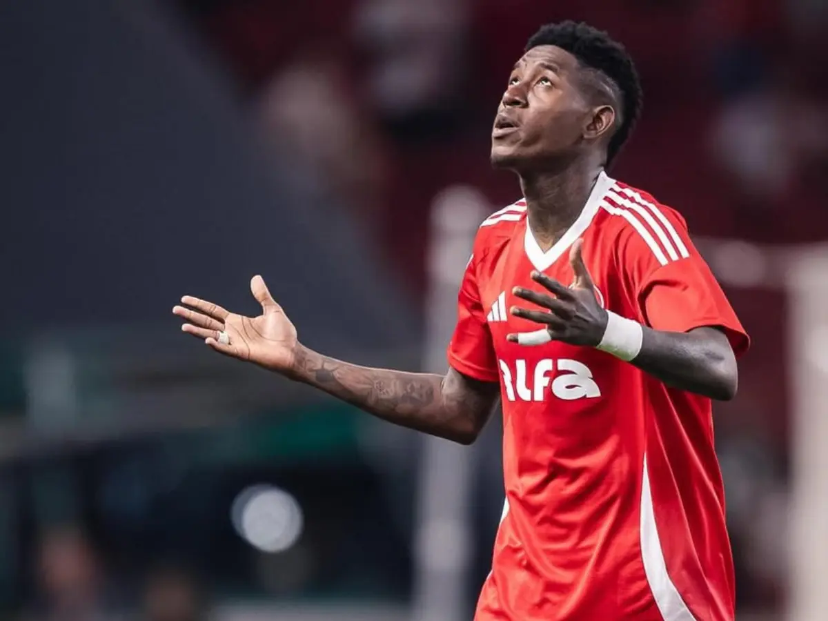 Internacional pede atacante e mais valor milionário para negociar Vitão com o Flamengo; saiba detalhes