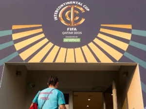 Saiba quem é Glenn Nyberg; árbitro de Flamengo x Cruz Azul