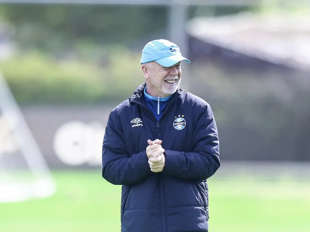 Mano Menezes não fica no Grêmio em 2026 e se despede do clube