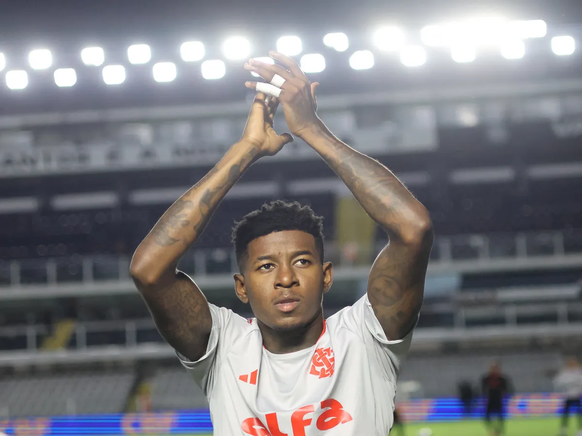 Flamengo finaliza acerto com o Internacional e Vitão é o novo reforço do clube; veja valores