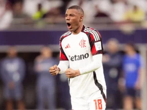 De la Cruz permanece no Flamengo? Entenda opções para o futuro do uruguaio