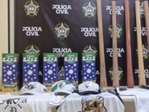Polícia Civil apreende material que seria utilizado em briga entre torcedores de Vasco e Fluminense