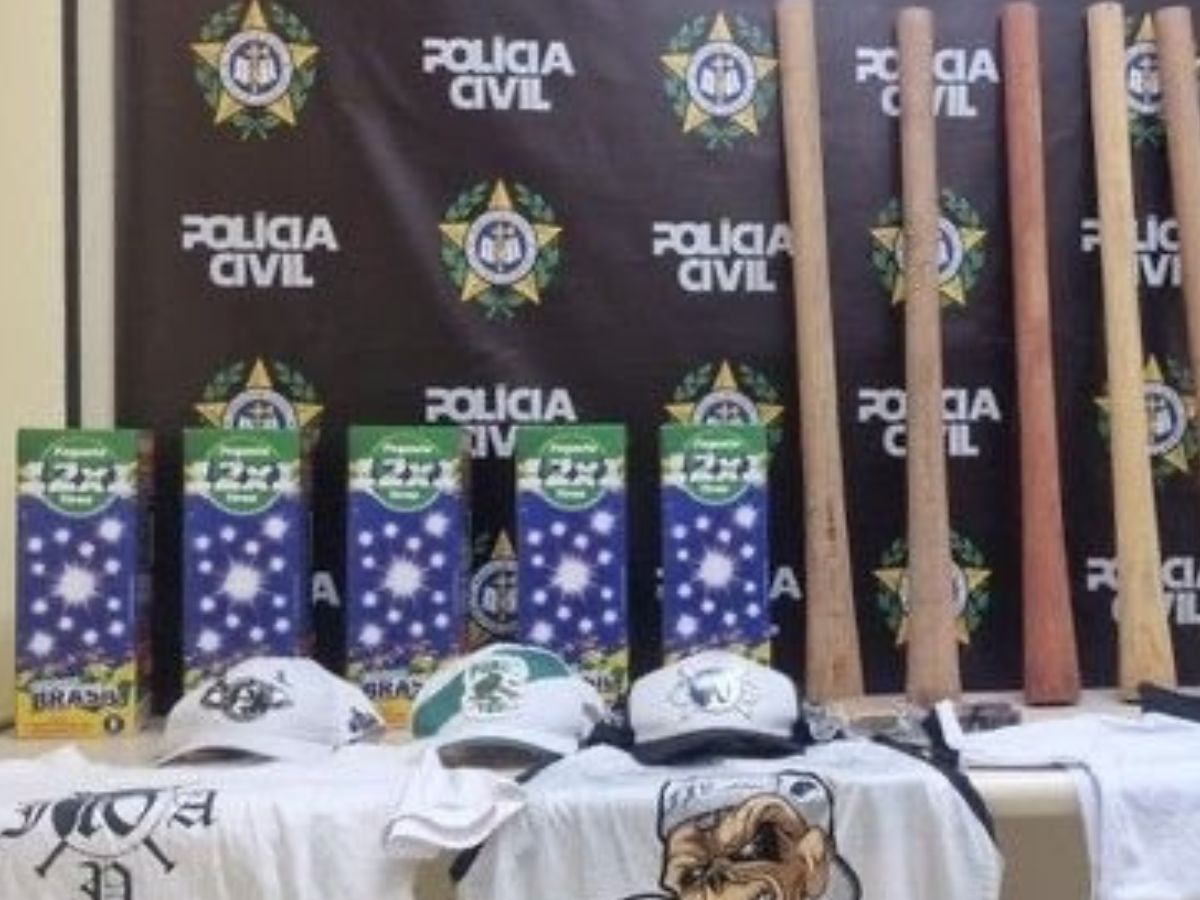 Polícia Civil apreende material que seria utilizado em briga entre torcedores de Vasco e Fluminense