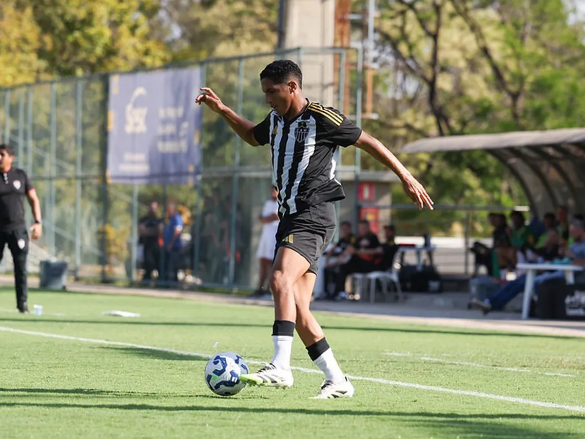 Riquelme celebra nova etapa na Seleção Brasileira sub-16