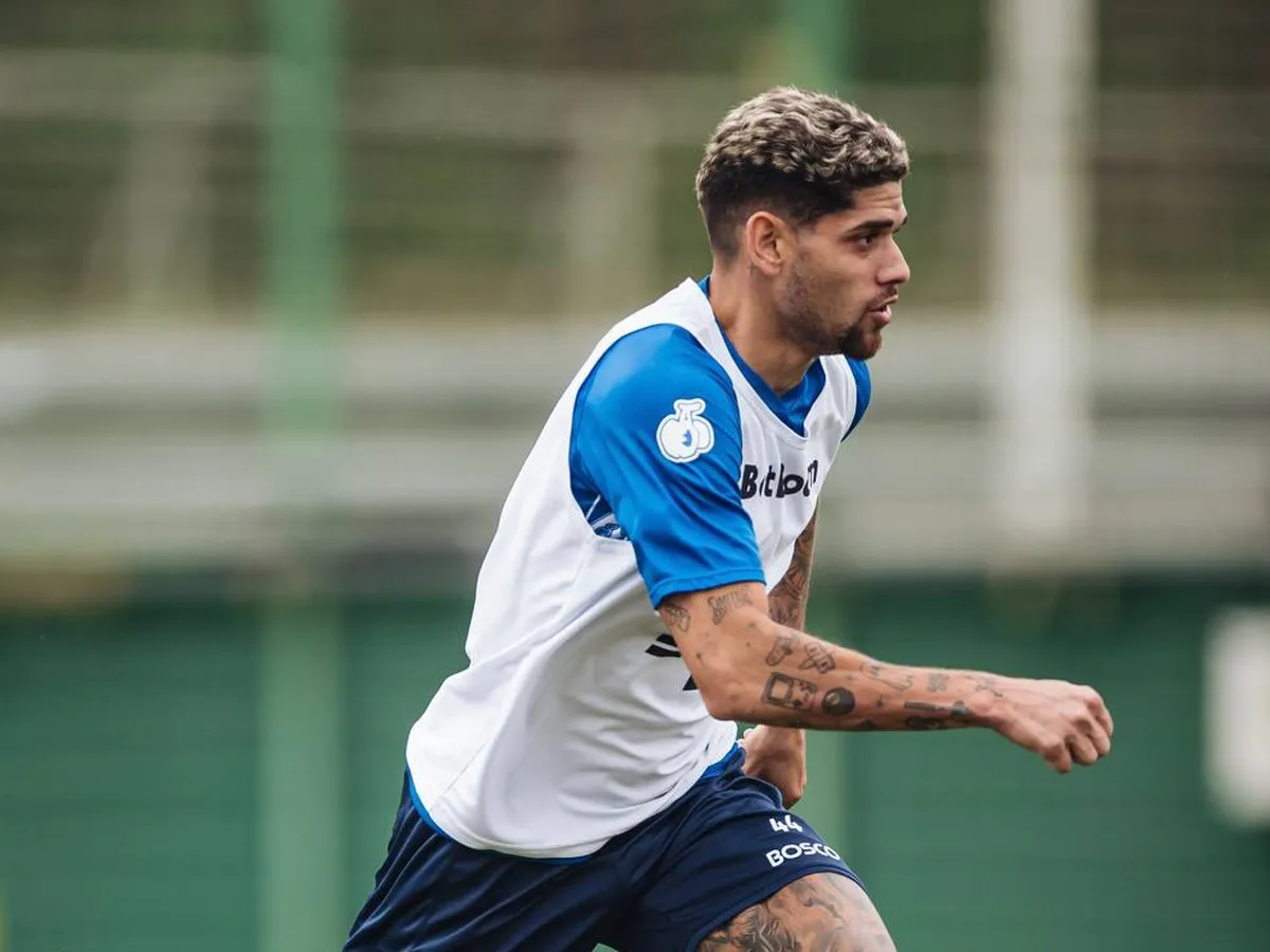 Rubens no Botafogo? Entenda negociação do clube e veja números do lateral