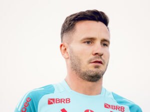 Flamengo acerta últimos detalhes para a cirurgia de Saúl; entenda