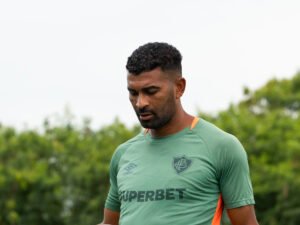 Thiago Santos recusa proposta de renovação de contrato com o Fluminense e acerta com Coritiba; saiba detalhes