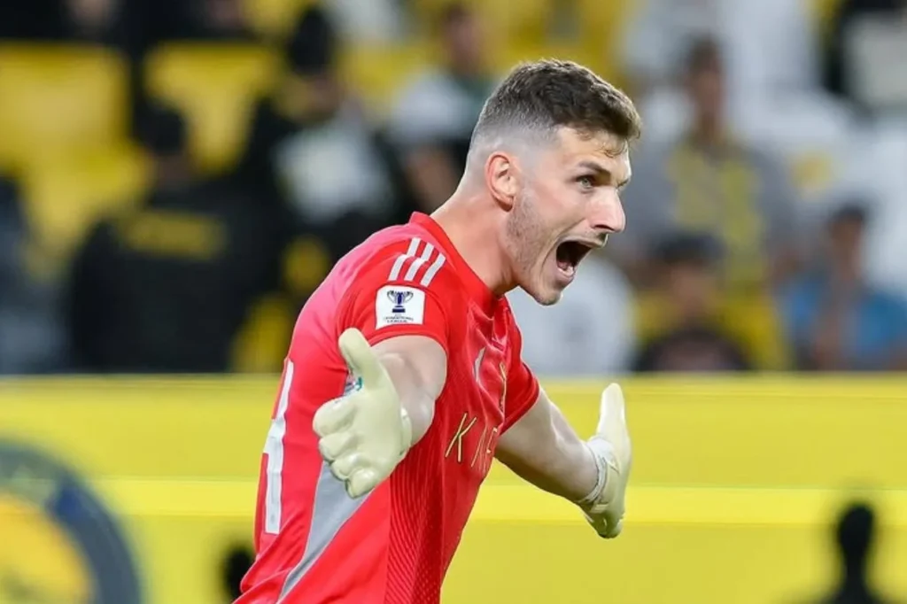 Genoa faz proposta por Bento e pode atravessar interesse do Grêmio; saiba valor