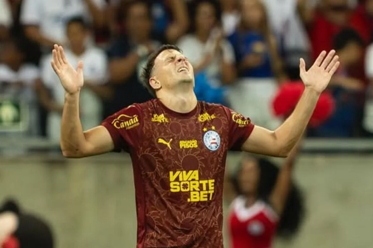 Corinthians mira Santiago Arias para suprir saída de Fagner em 2026; saiba detalhes