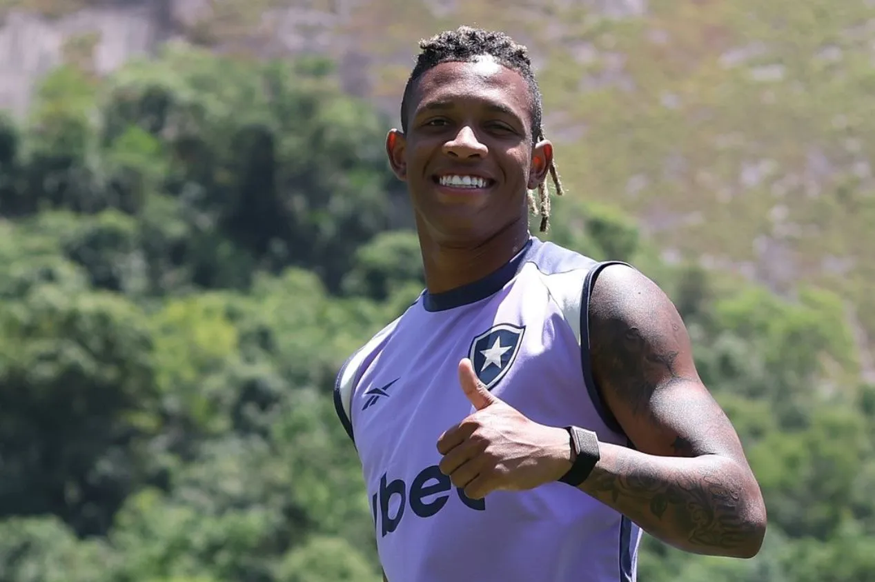 Empresários de Danilo acionam Botafogo na Justiça por comissão milionária; saiba detalhes