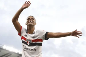 São Paulo e Corinthians definem parâmetros por Alisson; entenda a operação