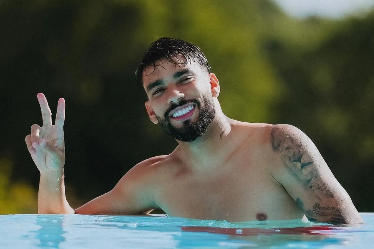 De volta ao Flamengo, Lucas Paquetá retorna ao Rio e se instala provisoriamente na Barra da Tijuca