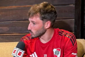 Emprestado pelo Flamengo, Matías Viña é expulso, mas River Plate vence no Campeonato Argentino