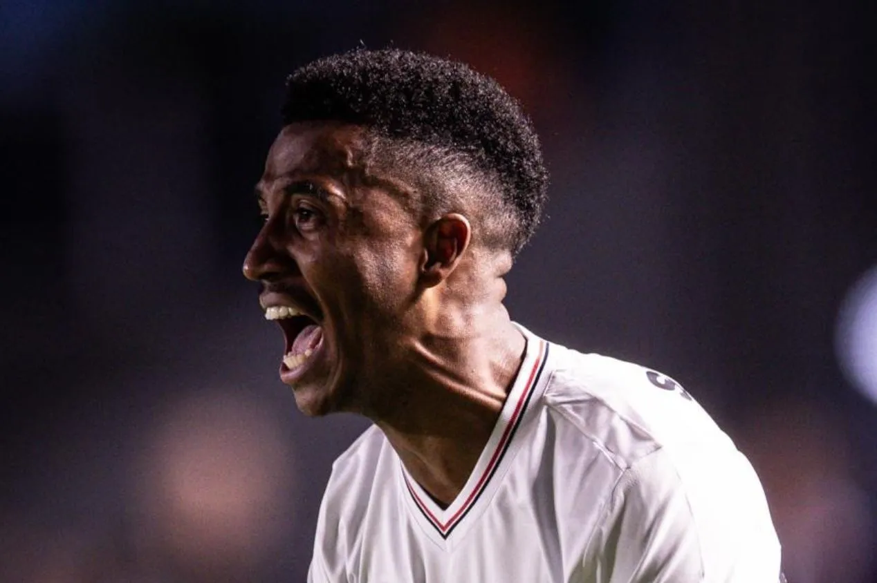 URGENTE: Flamengo sinaliza proposta por Marcos Antônio; São Paulo realiza contraproposta