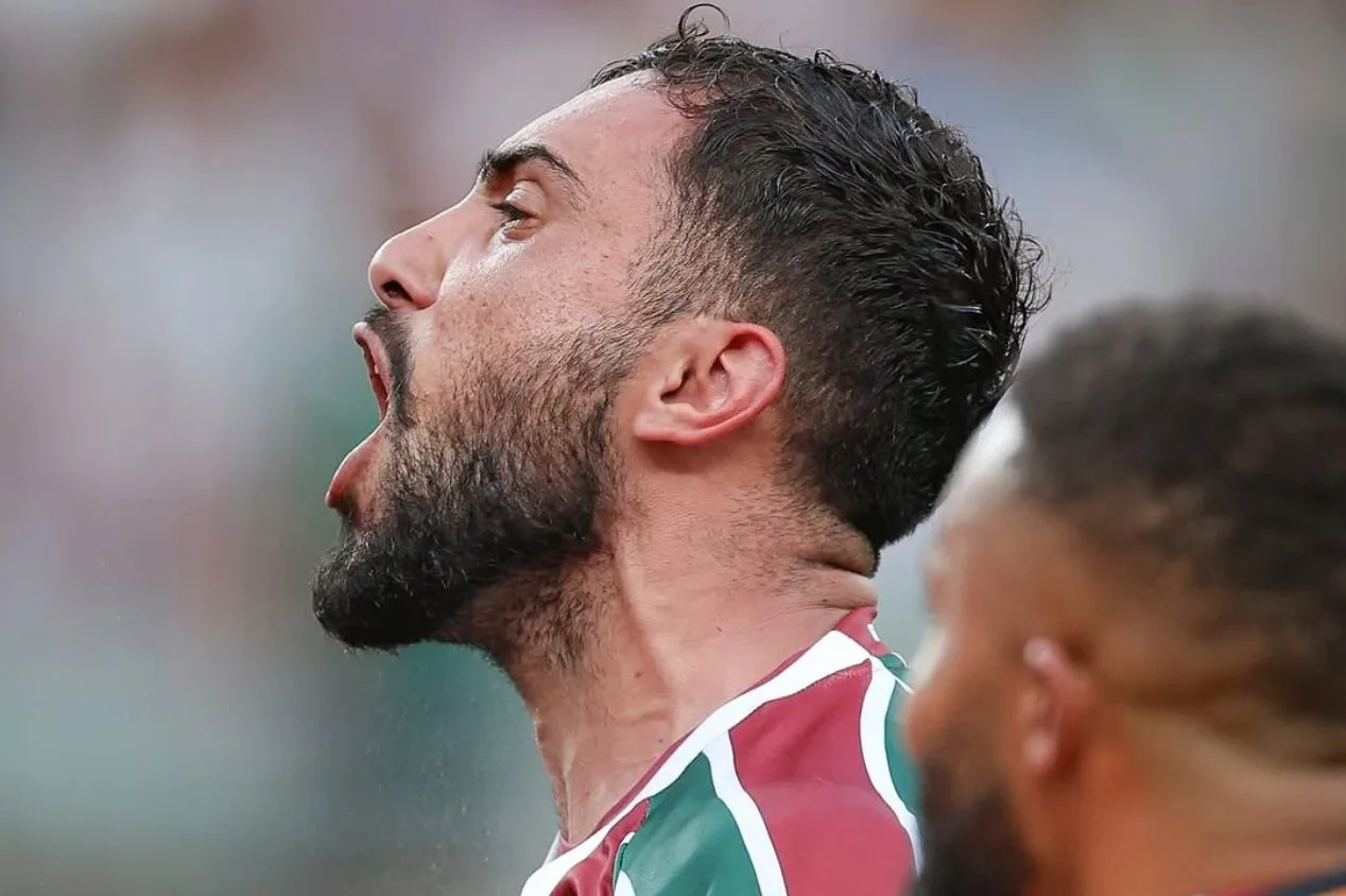 Bologna possui acordo verbal com Juan Freytes, que aguarda liberação do Fluminense; saiba detalhes