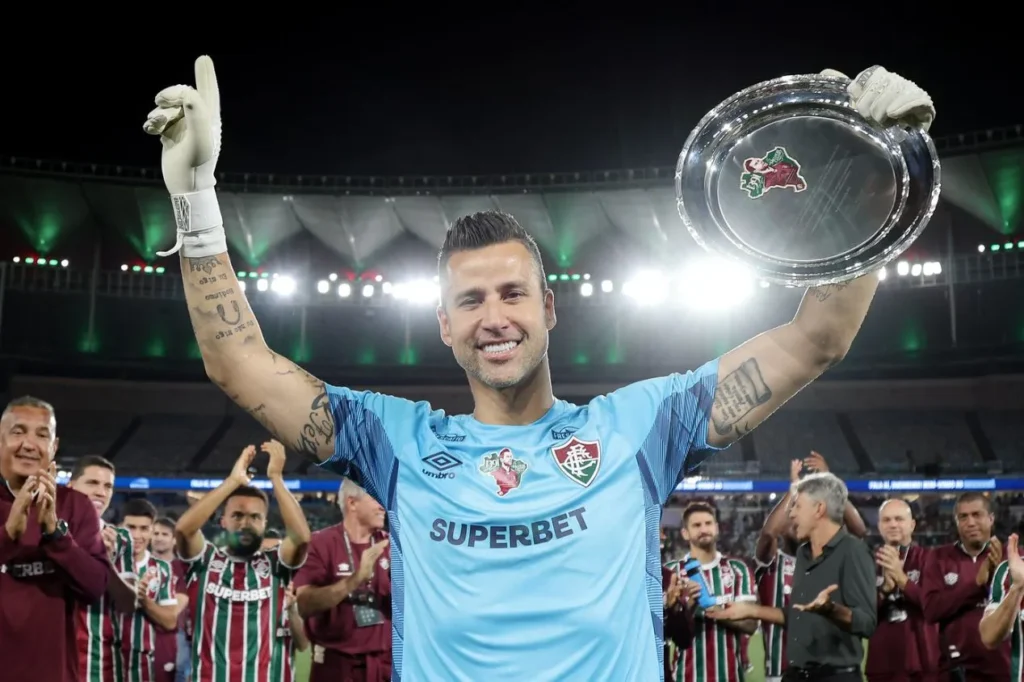 Fluminense renova com Fábio até 2027; saiba detalhes