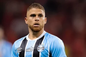 Deportivo Cali tenta empréstimo de Gustavo Cuéllar, mas Grêmio aguarda mercado