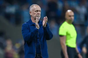 Ex-técnico da Seleção Brasileira recusa convite para disputar vaga de deputado federal; saiba detalhes