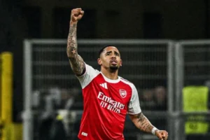 Gabriel Jesus entra no segundo tempo, marca, e Arsenal goleia o Leeds pela Premier League