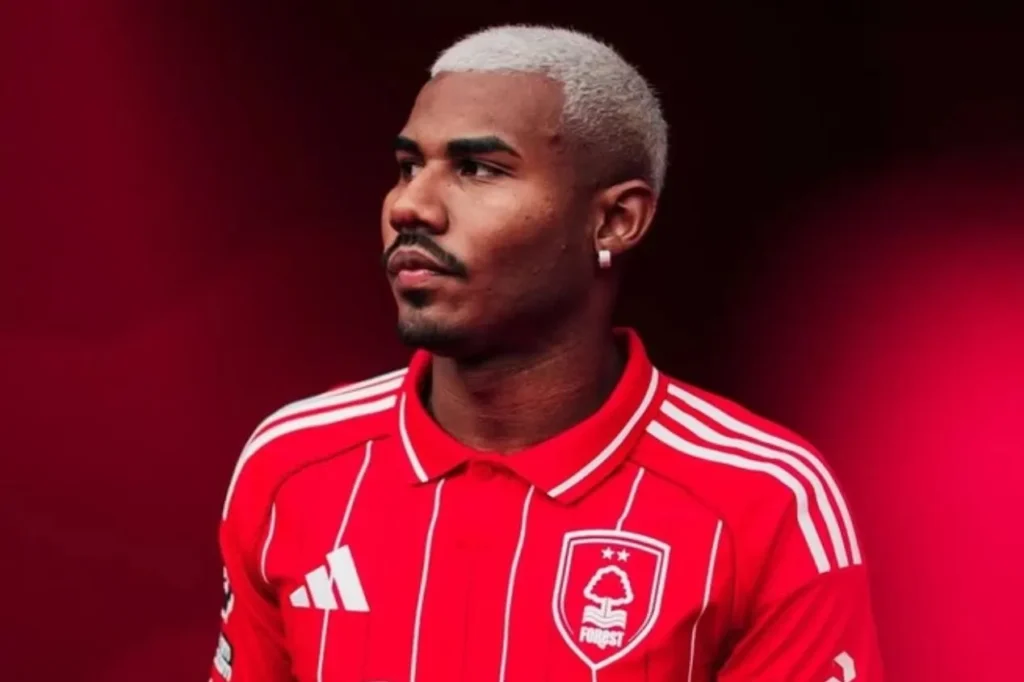 Nem Cruzeiro, nem Vasco: Nottingham Forest fixa valor e dificulta saída de Cuiabano