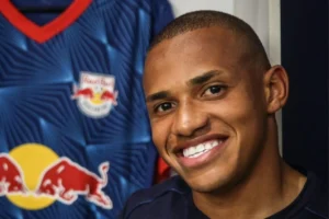 Zenit avança por Jhon Jhon após venda de Gerson; saiba valor