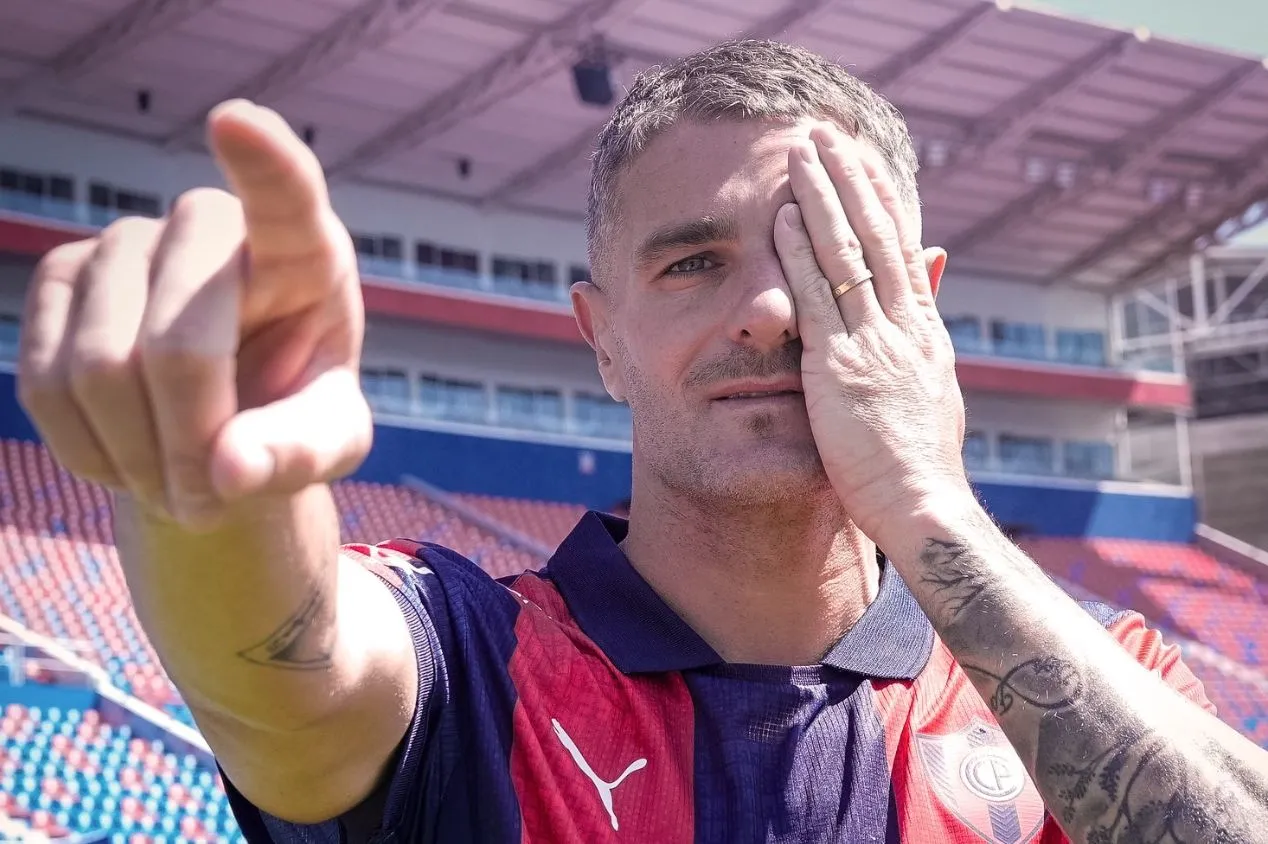 Ex-Vasco, Pablo Vegetti terá com salário progressivo no Cerro Porteño; veja valores