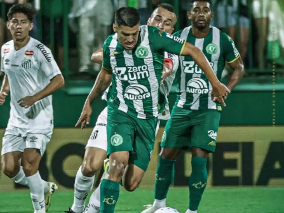 Chapecoense e Santos jogaram pelo Brasileirão