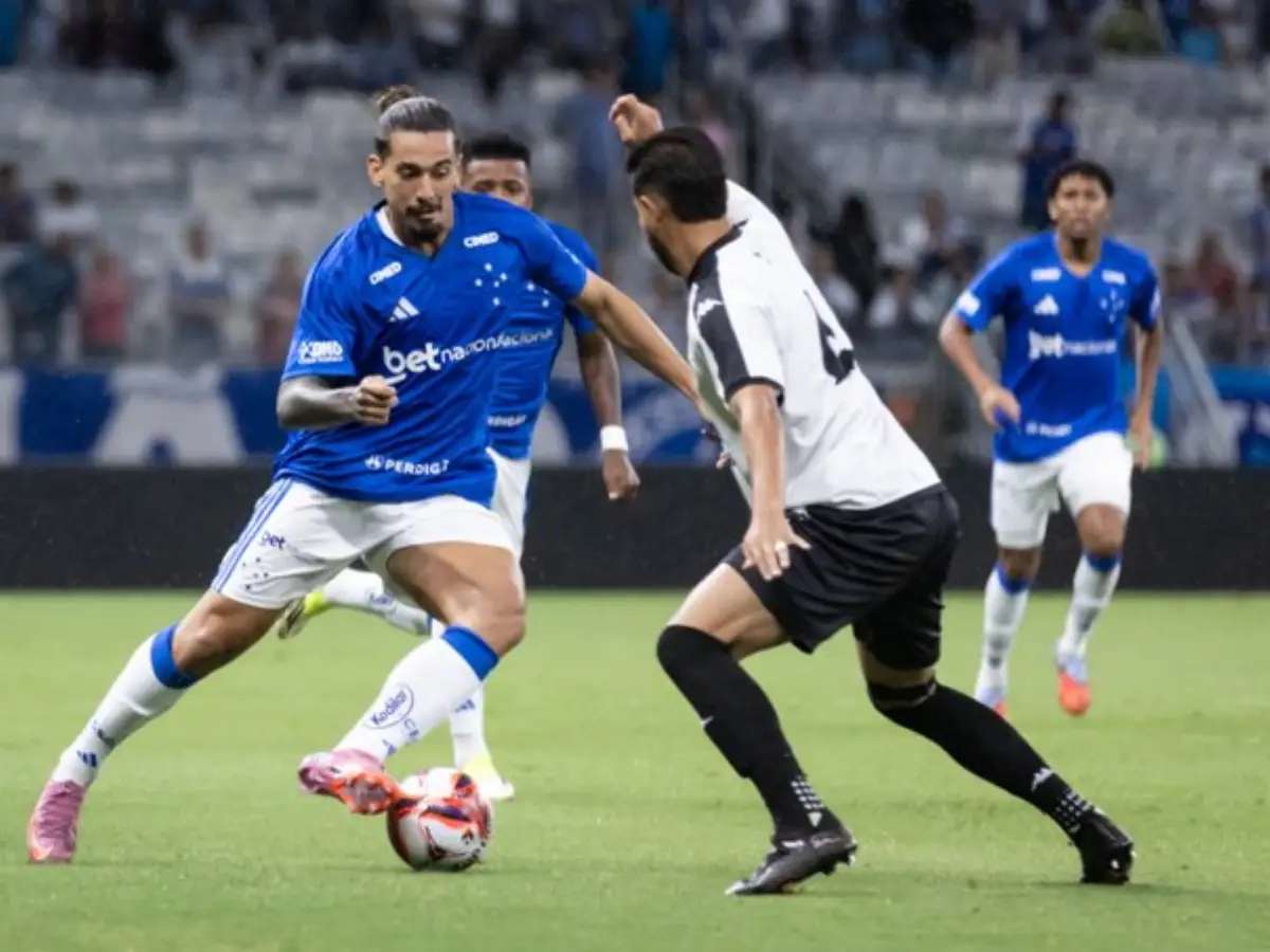 Cruzeiro enfrentou o Democrata GV no Mineirão